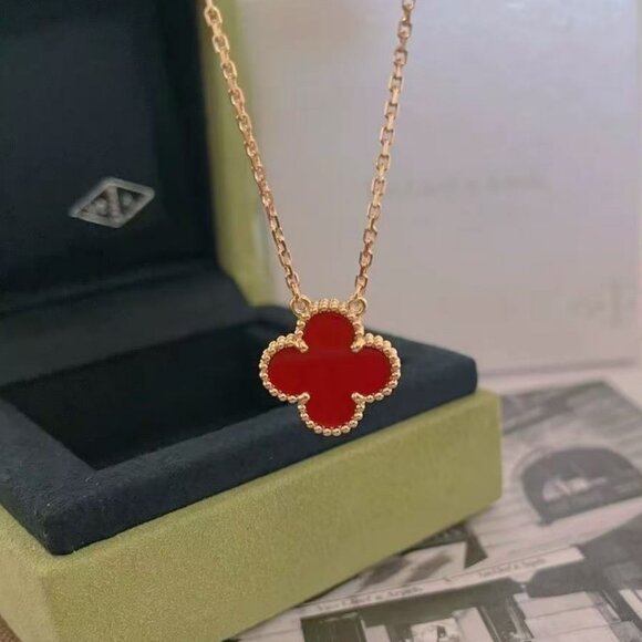 Van Cleef & Arpels 18k gold red agate necklace - Picture 5 of 5